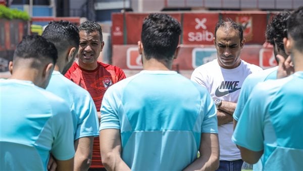 تفاصيل جلسة سامى قمصان الغاضبة مع لاعبى الأهلى قبل مواجهة غزل المحلة